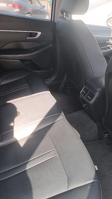 2022: Hyundai Sonata: 2022 г., Седан — 4