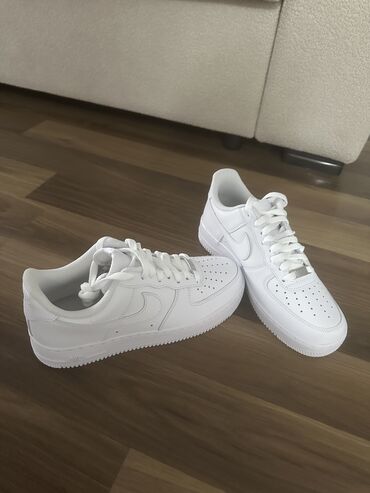 обувь для фитнеса: Кроссовки, 39, 39.5, 40, Nike, Новый, цвет - Белый, Самовывоз