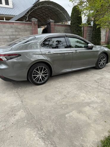 Toyota: Toyota Camry: 2022 г., 2.5 л, Вариатор, Гибрид, Седан