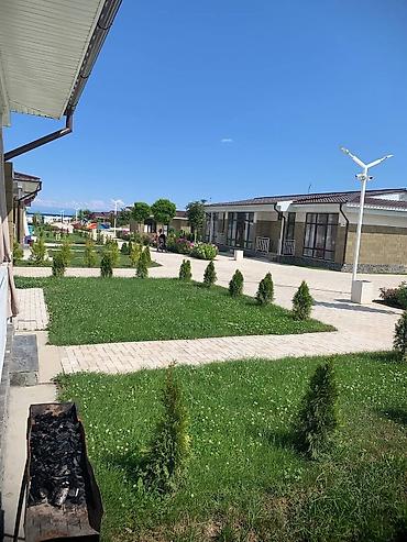 act building: Сдается коттедж с одной спальней и раскладным диваном в гостиной. ЦО — 2