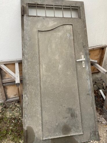 входные двери стекло: Metall qapı - Material: qalın metal/sac konstruksiya - Dizayn: üst