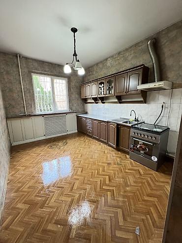 фучика 18 а: 200 м², 6 комнат, 3 мкр — 1