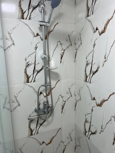 Uzunmüddətli kirayə mənzillər: Azadlıq ilə İnqilabın kəsişmədində,Tibb universitenin yanında,9 — 8