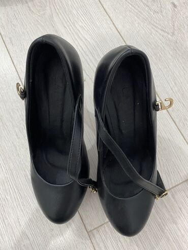 Туфли: Туфли, 36, Clarks, Б/у, цвет - Черный, Самовывоз