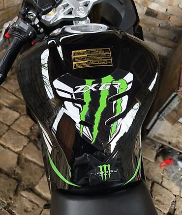 c3 exclusive 2003: Kawasaki ZX6R Monster Tank pad - Štitnik rezervoara -2781 Daj svom — 5