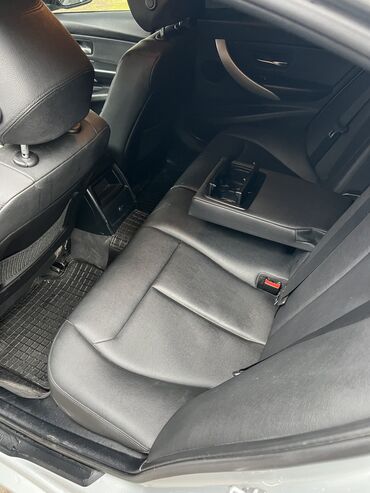 BMW: BMW 3 series: 2015 г., 1.6 л, Автомат, Бензин, Седан at lalafo.kg — 11 BMW: BMW 3 series: 2015 г., 1.6 л, Автомат, Бензин, Седан — 11