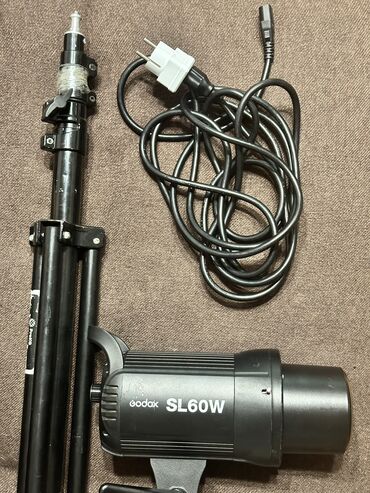 Освещение: Продаю свет Godox SL60W. Со штативом и софтбоксом