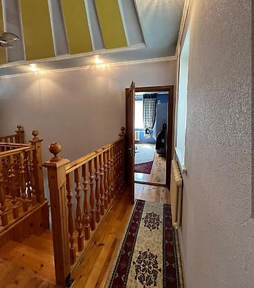 Продажа коттеджей и домов: Продается 2 х этажный дом в районе резиденции.! - Два уровня — 1