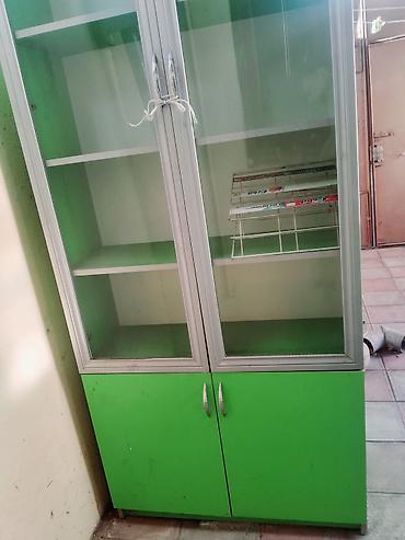 Aptek vitrini suseli tep teze tek qalib
