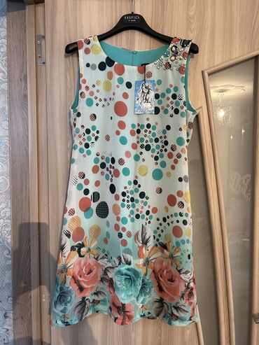 Gündəlik donlar: Qadın paltarları – müxtəlif modellər - Model 1: Qızılı parıltılı — 21