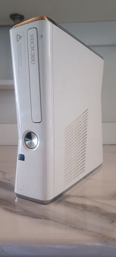 ноутбук майкрософт: XBOX 360s 250gb 2-беспроводной 1- проводной джойстик кинект 42-дюйм