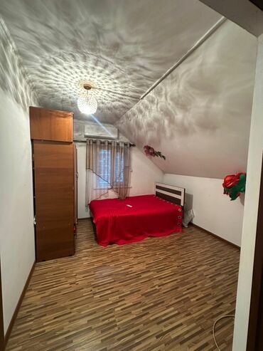купить матрас бу: Двуспальная кровать, в хорошем качестве почти новая