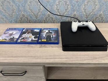 PS4 (Sony Playstation 4): Playstation 4 slim 500GB. Konsol ideal veziyyetdedir, Ilk sahibiyem