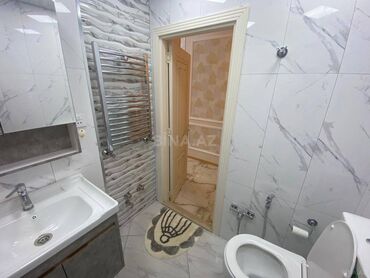 Uzunmüddətli kirayə mənzillər: 28 May metrosu yanınında mənzil kirayə verilir. Mərtəbə 18/4. Ümumi — 17