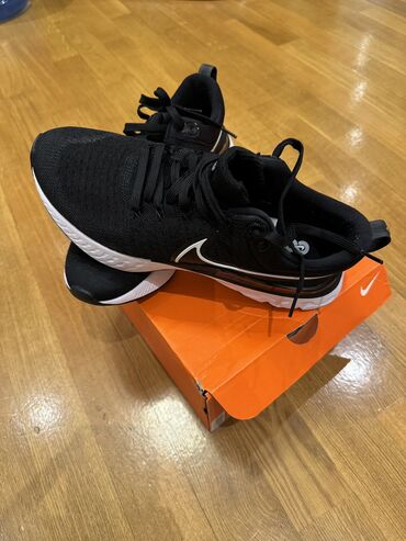 Krasofkalar və idman ayaqqabıları: Nike react infinity run fk 2 orginal krasovka
Eur 44
US 10