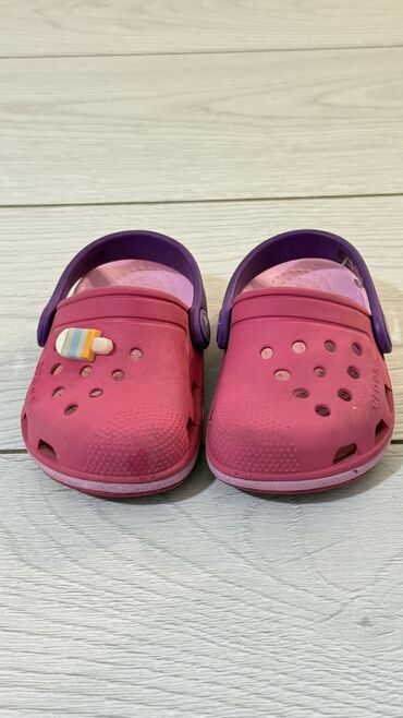 платя для девочек: Crocs размер 6