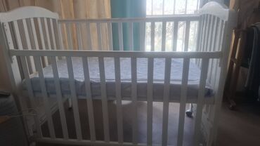 постельное белье детское полуторное: Детская кроватка классическая, цвет белый матрас входит в комплект