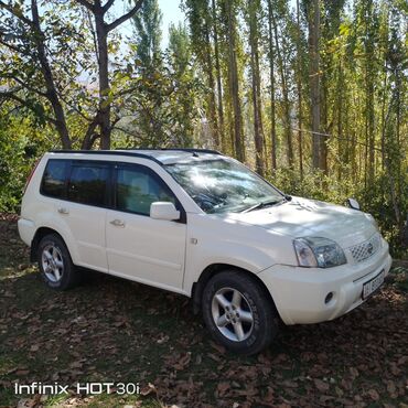 Mercedes-Benz: Хтрейл. 2004 г. об2. матор каропка в хорошем состояние. 👍 меняю на