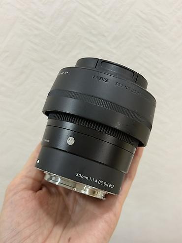 ско: Продаю Sony A6400 в комплекте с двумя объективами: — китовый Sony — 5