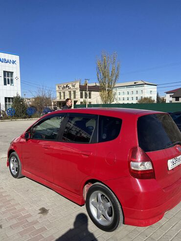 машины в караколе: Honda Fit: 2002 г., 1.3 л, Вариатор, Бензин, Хэтчбэк