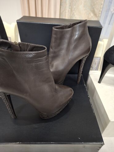 Сапоги: Женская обувь, набор из 4 пар. 1) Ботильоны на высокой шпильке с — 10