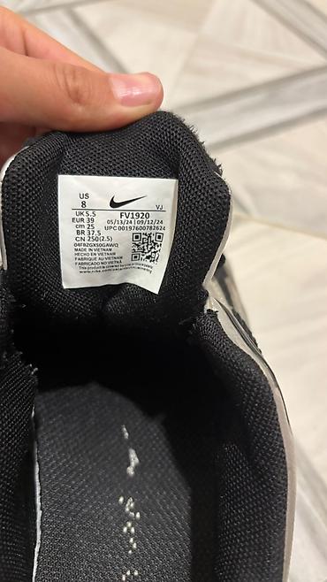 женский красофка: Кроссовки Nike AIR MUSE(модель FV1920), размер US 8 / EU 39 / см 25 / — 4
