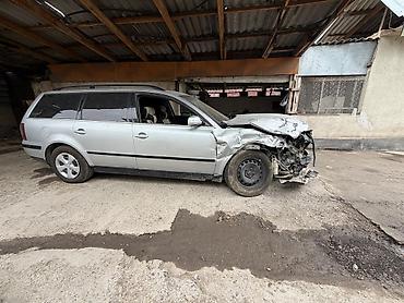 битую машину: Volkswagen Passat Variant: 2003 г., Бензин, Универсал — 2