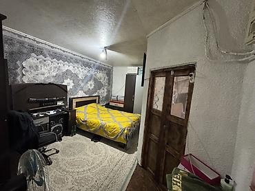 Продажа барачных домов: Продаётся жилой дом барачного типа в г. Кант 血， Дом включает: — 4 — 9