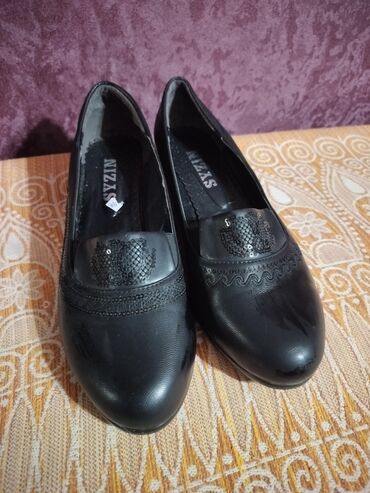 женская обувь 41: Туфли 43, цвет - Черный