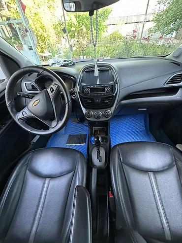 зонтик авто: Chevrolet Spark: 2021 г., 1 л, Автомат, Бензин, Хэтчбэк — 2