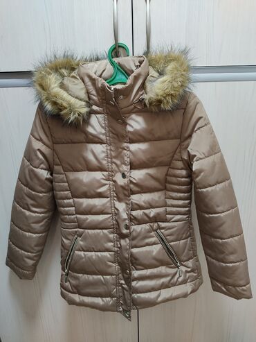 дешево зимнюю куртку: Куртка S (EU 36), цвет - Коричневый