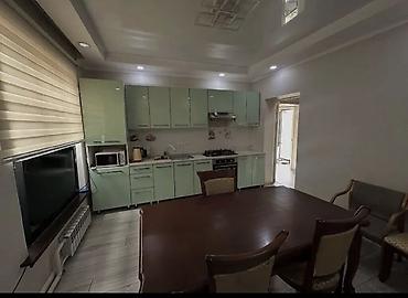 Продажа коттеджей и домов: Срочно продается двухэтажный дом с участком 5 соток, фактически 6, ж/м — 4