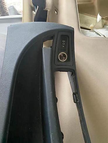 tabla u autu: NASLON ZA RUKU E87 ZA BMW SERIJA 1 OD 2004. DO 2010. GOD. | — 4