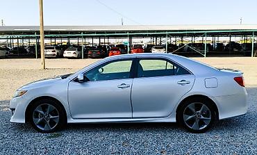 волва 2012: Toyota Camry: 2012 г., 2.5 л, Автомат, Бензин, Седан — 2