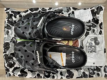 jibbitz: Crocs x A Bathing Ape (BAPE) – сабо скаут-камо, чёрно‑серый - — 2