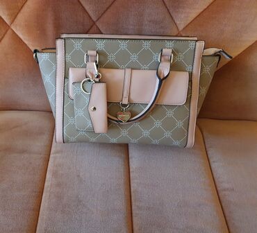 prada torba: Elegant purse