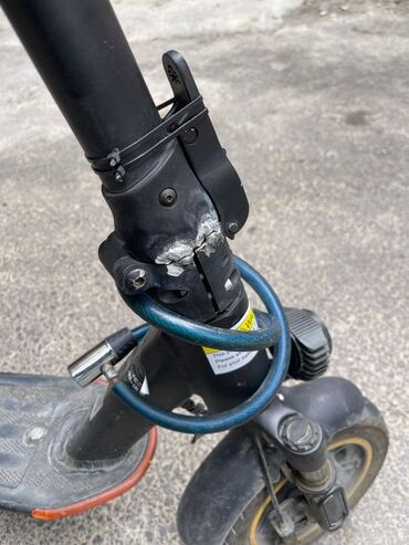 İşlənmiş Elektrik samokat 10", 501 - 750 Vt, 26 - 35 km/s