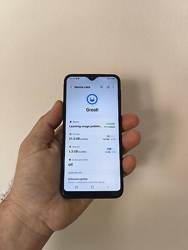 tablet 10 inča: Samsung A20e dual sim, otključan za sve mreže. Ima 3/32 gb memorije — 4