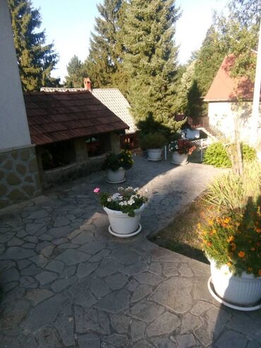 Kuće na prodaju: 138 kv. m, 4 sobe — 9