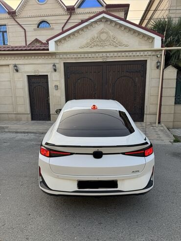 Avtomobil salonu üçün digər detallar: Elektrik krossover salonu – modern texnologiya və komfort - Panorama — 5