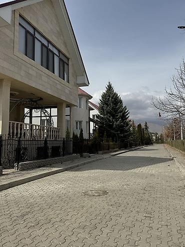 Продажа коттеджей и домов: Продаётся двухэтажный коттедж с мансардой в ЦО «Кесар» (город — 23