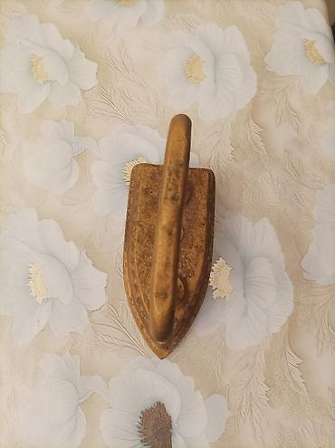 Qədim ütülər: Döküm dəmir ütü – köhnə tip “kömürsüz” qızdırma ütüsü - Material — 4