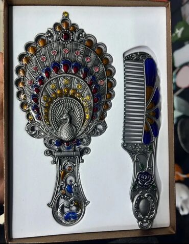 Digər aksesuarlar: Üzərində qırmızı,qara və ağ rənglərin qarışığı ilə simmetrik butalı — 7