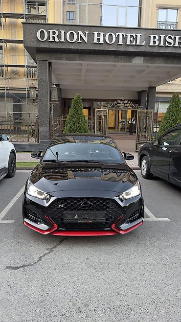Hyundai: Hyundai Veloster: 2021 г., 2 л, Робот, Бензин, Хэтчбэк — 1