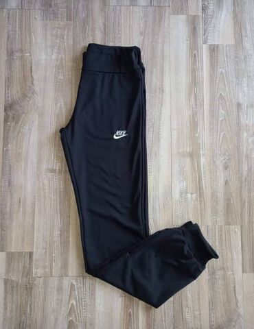 Donji deo: Mokra Likra
Velicina L,xl,2xl,3xl
Cena 1900 din — 6