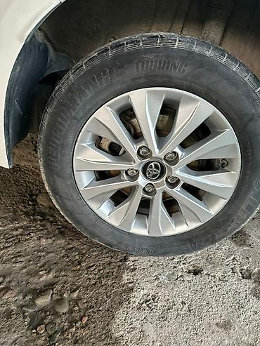 corola: Toyota Corolla: 2019 г., 1.8 л, Вариатор, Гибрид, Седан — 3