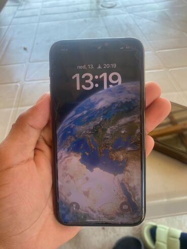 aplikator za sociva: Iphone 11pro 256gb tel odlican nema nista ogrobotine radi sve face id
