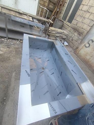 Restoran, kafe avadanlığı: Paslanmayan poladdan iri həcmli yuyucu vannalı masa - Material: qida — 1