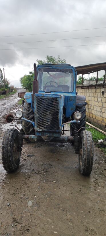 kredite traktor: Traktor Belarus (MTZ) TRAKTOR 1992 il