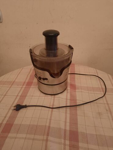 aparat za espreso kafu: Cediljka/sokovnik za voce Tefal Za delove. Fali parce plastike na